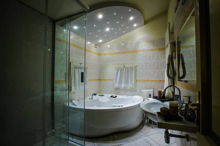 Appartamento intero, Villa Nuba,romantica residenza con Spa room,camino,Eco piscina,5min dal centro in Perugia, Perugia e dintorni