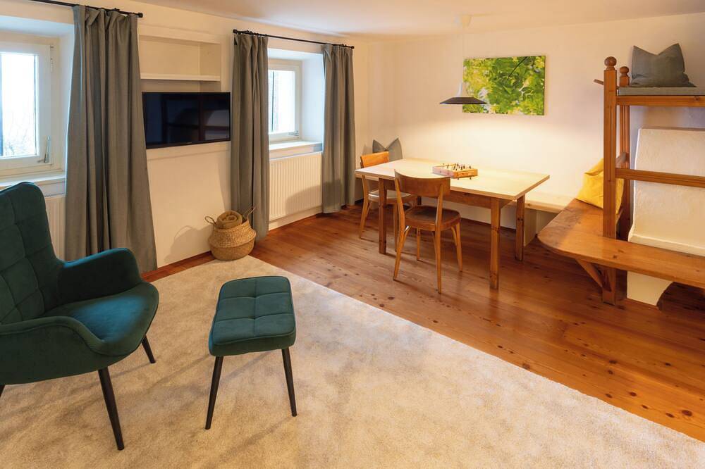 Ganze Wohnung, Idyllisches Apartment am Ritten – Ruhe, Natur & Dolomitenblick. Mobilcard inkl in Oberbozen, Ritten