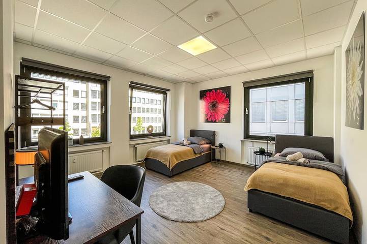 Apartamento entero, Cama de Matrimonio o Dos Camas-Vista a la Ciudad-Baño compartido in Hannover Mitte, Hannover