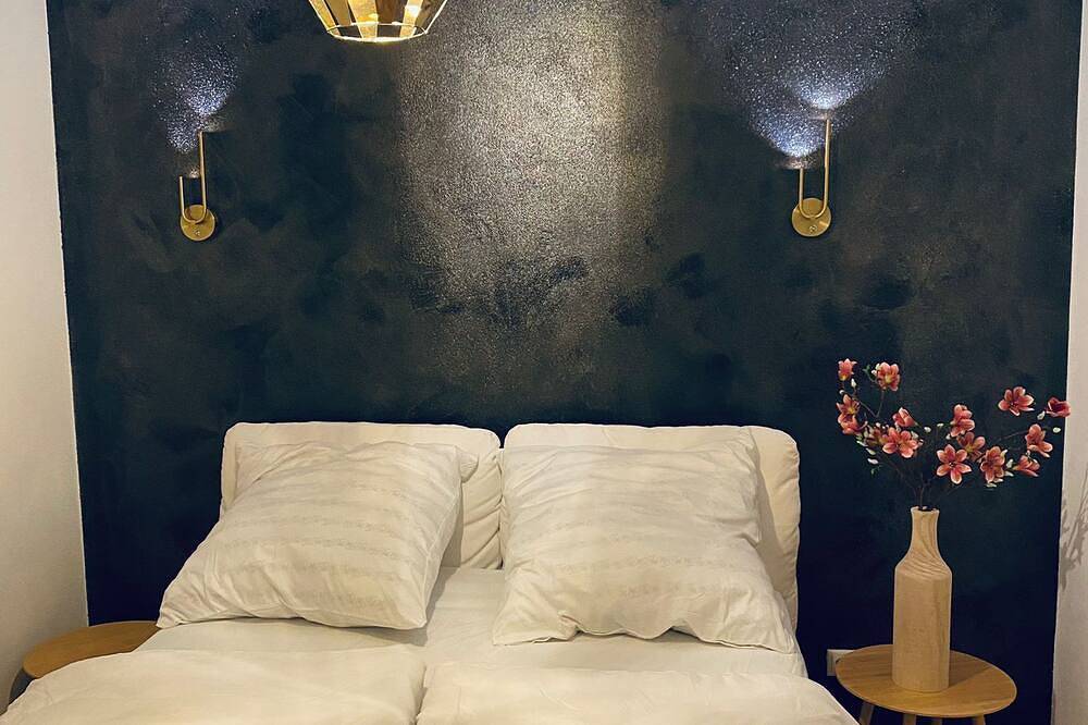 Ganze Wohnung, Stylisch Modern -2-4 Personen - Parkplatz -Wlan Netflix in Passau, Passauer Land