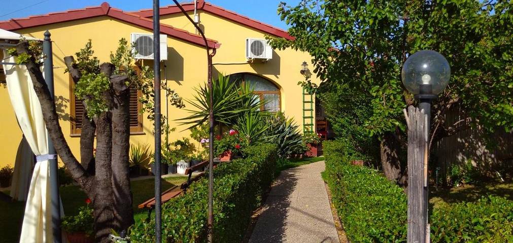 Bed and breakfast per 4 persone, con panorama e giardino, con animali domestici - 1