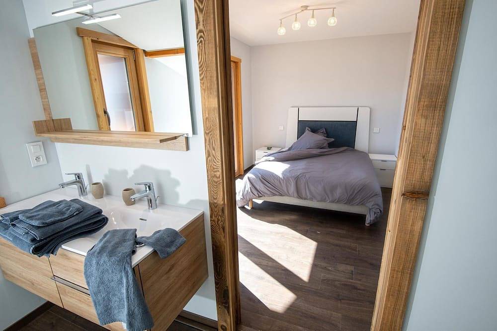 Appartement entier, La Goutte d'Eau, upscale apartment with lake view and Finnish bath. in Lac de Gérardmer, Gérardmer