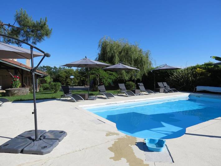 Location de vacances pour 6 personnes, avec jardin et piscine, adapté aux familles dans Caumont-sur-Garonne