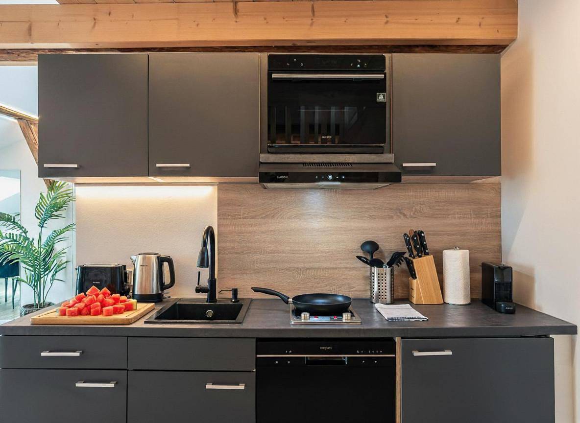 Ganze Wohnung, Loft mit Küche I Self Check-in I Parkplatz I Wifi I Crest Housing in Passau, Passauer Land