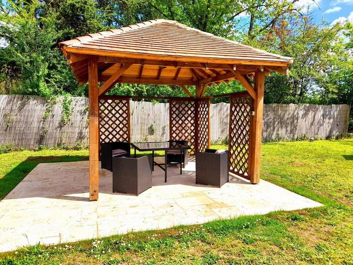 Gîte pour 4 personnes, avec piscine ainsi que jardin et vue à Saint-Germain-et-Mons - 3