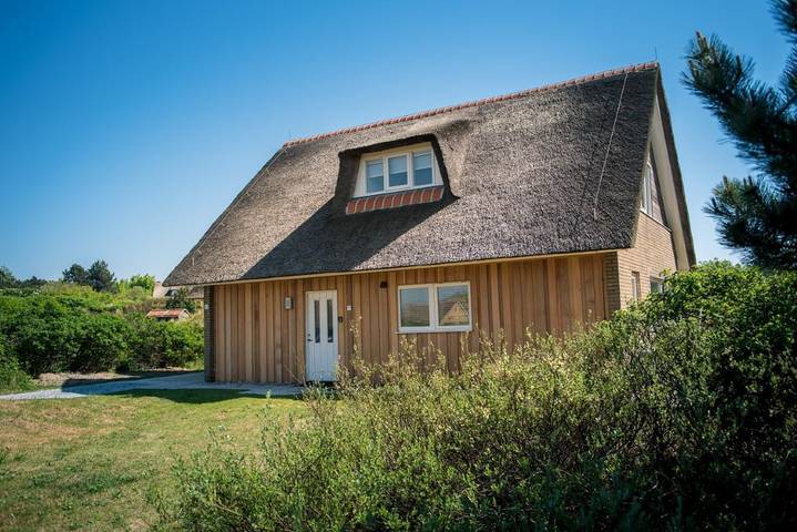 Vakantiehuis voor 8 personen, with Balkon/Terras and Terras as well as Tuin op Ameland