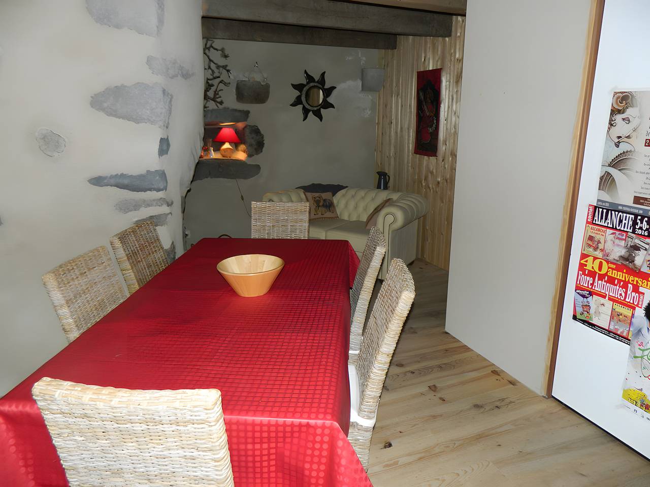 Casa de vacaciones 'La Maison De Marie' con terraza privada y Wi-Fi in Parque Natural Regional Volcans d'Auvergne