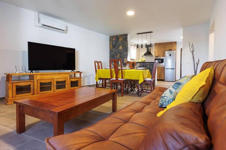 Casa rural para 5 personas, con Terraza además de Jardín y Vistas en Puerto del Rosario - 3