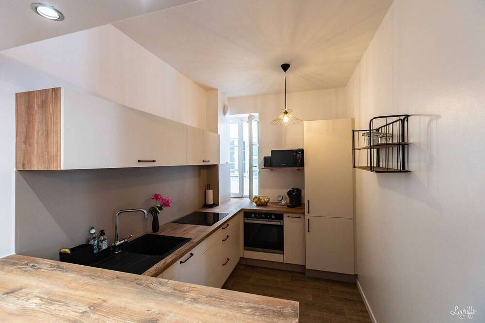 Entire apartment, T3 charming ideally located in the center of Bayonne near train station in Bayonne, Bayonne region