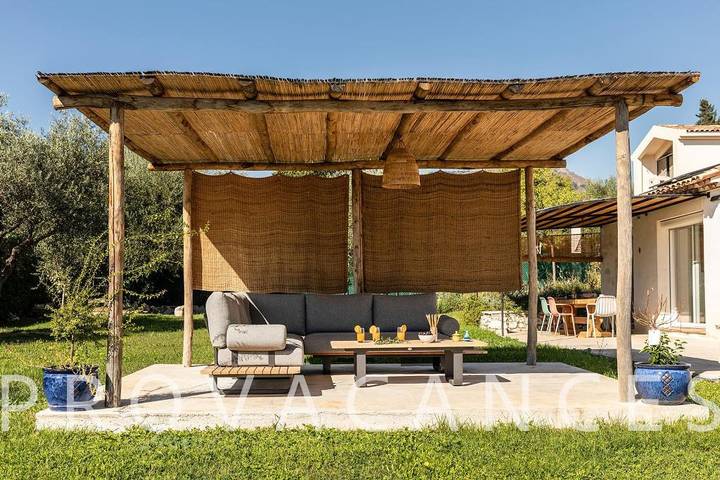 Villa with large pool in St. Jeannet in Saint-Jeannet, Mediterranean Coast (France)