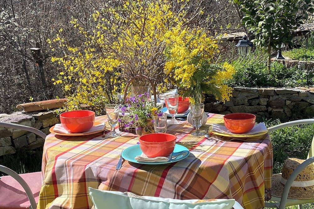 Entire apartment, Le Soleil de Flaut Magnifique maison studio Nature in Belvédère, Nice region