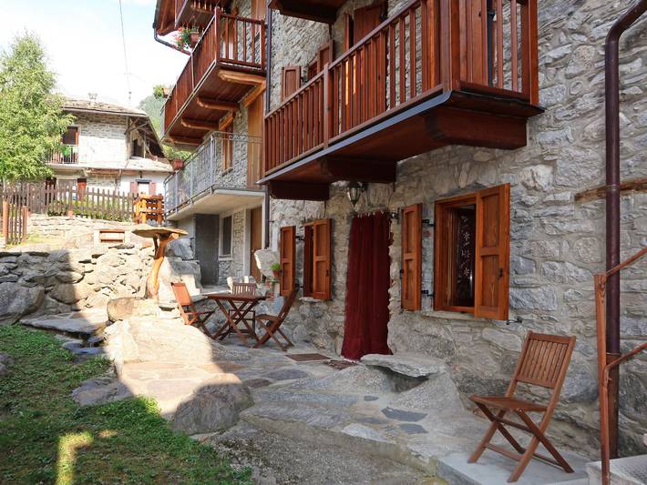 Location de vacances pour 12 personnes, avec Balcon ainsi que Terrasse et Sauna à Noasca