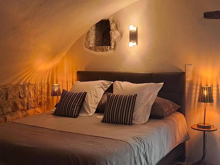 Location de vacances pour 4 personnes, avec piscine et vue ainsi que jardin et sauna à Berrias-et-Casteljau - 3