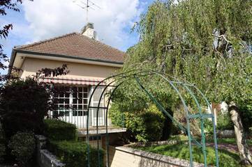 Gîte pour 6 personnes, avec terrasse à Viarmes