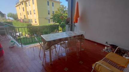 Gîte pour 5 personnes, avec terrasse et vue à Marinella di Sarzana