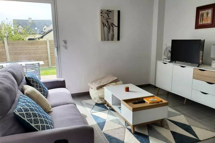 Location de vacances pour 6 personnes, avec jardin à Hirel - 4