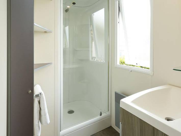 Flower Camping Le Kerleyou - Mobilhome 8 personnes - Mobile-home Confort 40m² - 4 chambres - Tv - lave-vaisselle 8 pers. in Douarnenez, Iroise