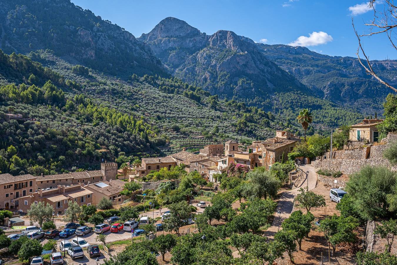 Finca "Sa Teulera" con vistas a la montaña, Wi-Fi, aire acondicionado, terraza y jardín in Fornalutx, Mallorca Oeste