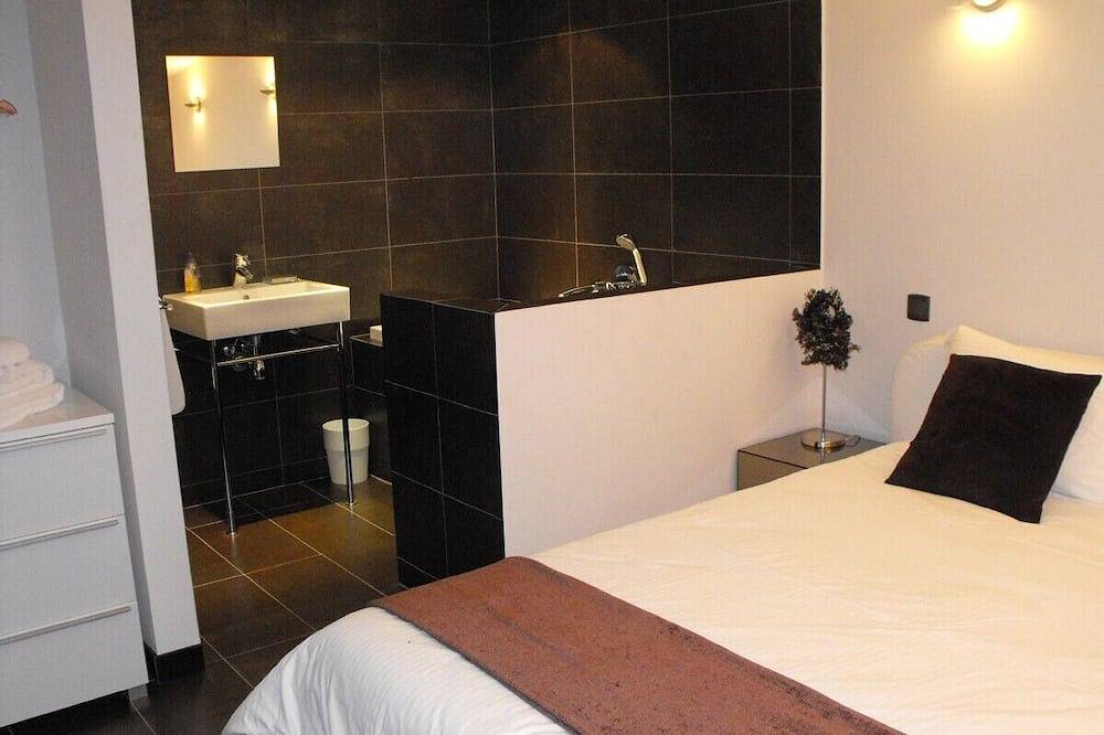 Umwerfendes 'Loft'-Haus mit 5 Sz, 6 Bz, Parkplatz, 500m Negresco, 100m Meer in Nizza, Mittelmeerküste (Frankreich)