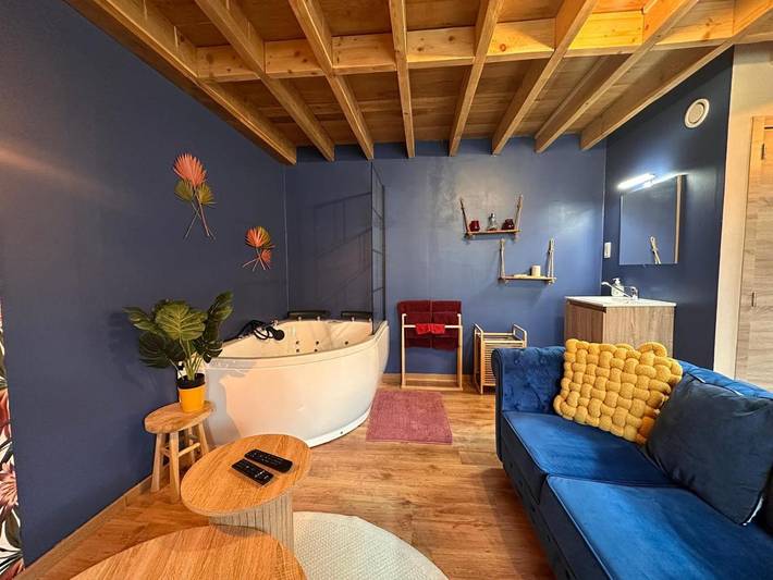 Location de vacances pour 2 personnes, avec jacuzzi, animaux acceptés à Houyet