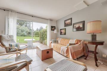 Location de vacances pour 5 personnes, avec terrasse et jardin à Arzon