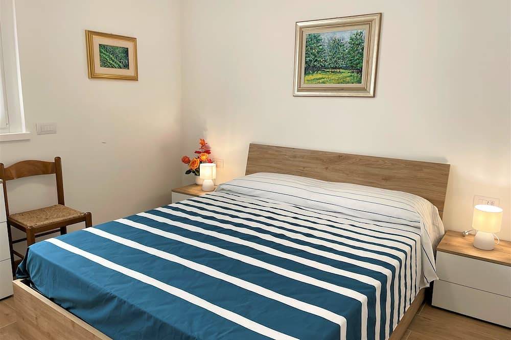 Ganze Wohnung, Happy Days mit Garten und Parkplatz in Intra (Verbania), Comune di Verbania