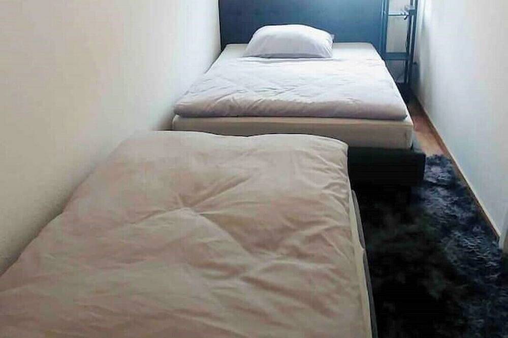 Ganze Wohnung, Die Praxis - Wohnen als Therapie (inklusive eigenem Stellplatz) in Arnstadt, Thüringer Kernland