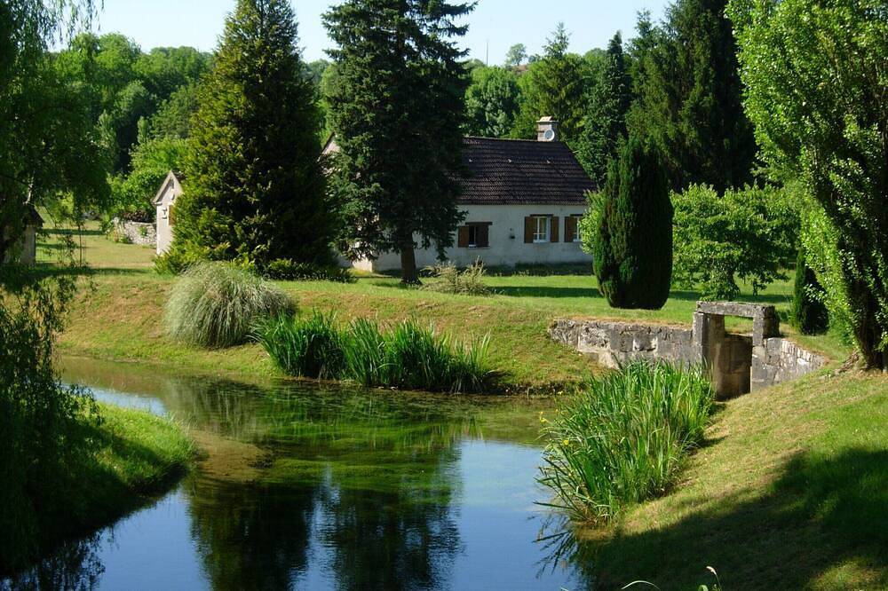 Gîte pour 6 Personnes dans Druyes-les-Belles-Fontaines, Région d'Auxerre
