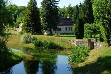 Gîte pour 6 personnes, avec jardin et terrasse à Druyes-les-Belles-Fontaines