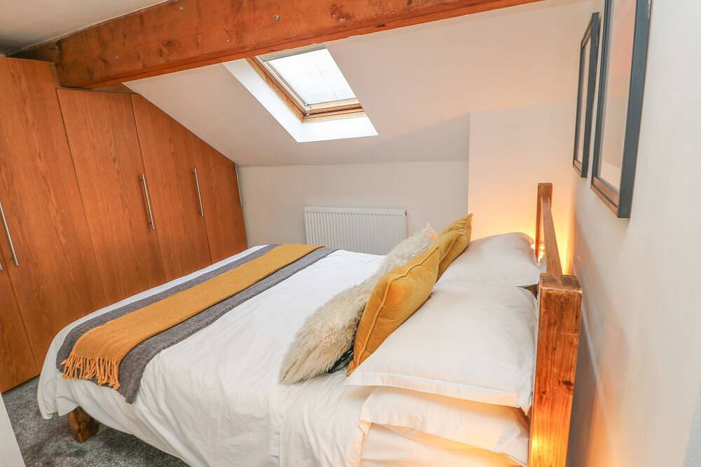 Stable Cottage, pet friendly, with open fire in Cromford in Cromford, Derbyshire
