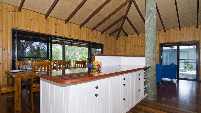 Holiday home for 16 people, with garden in Agnes Water