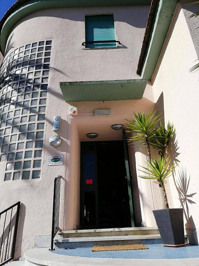Hotel für 2 Personen, mit Terrasse und Garten sowie Ausblick in Marina di Massa