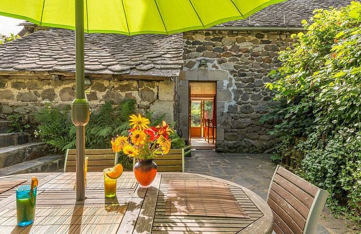 Gîte pour 6 personnes, avec terrasse et jardin dans le Cantal - 2
