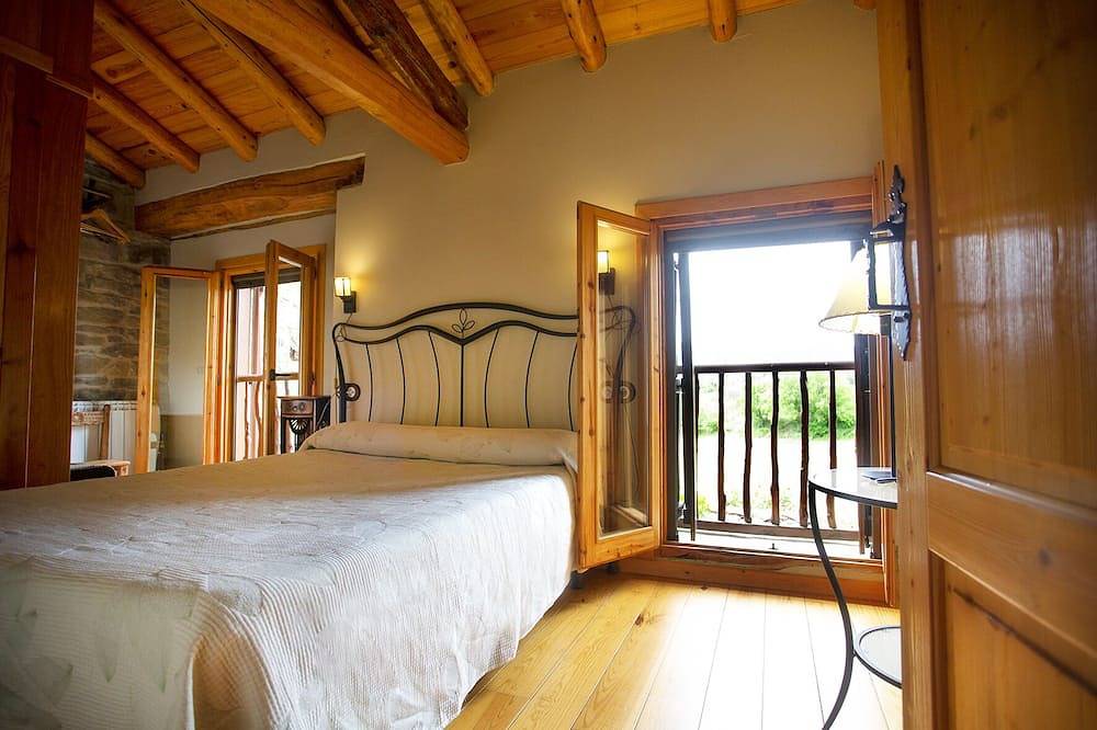 Casa rural con chimenea y patio exclusivo en plena naturaleza. Cerca de Ainsa. in Aínsa, Pirineos