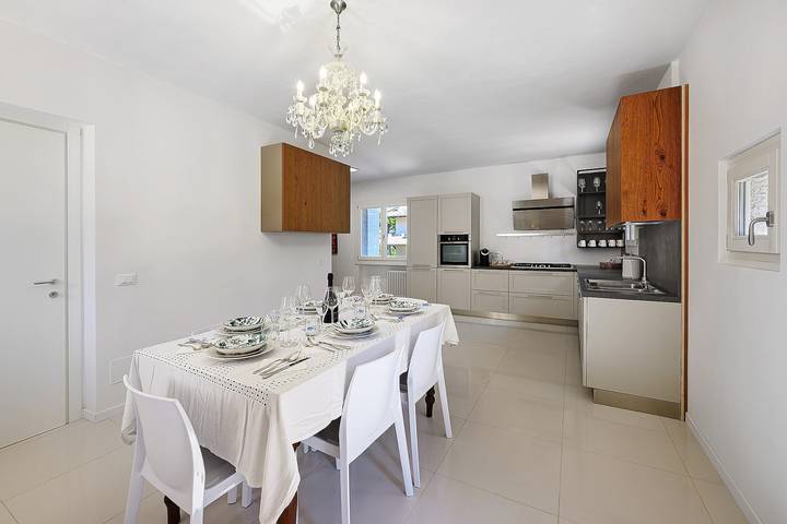 Villa Fasoli con Parco Privato, Wi-Fi e Aria Condizionata in San Pietro in Cariano, Provincia di Verona