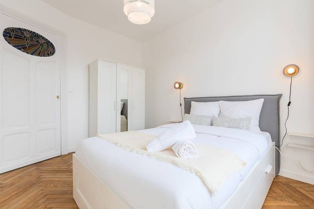 Entire apartment, Charming through-apartment renovated and equipped! in Marcq-en-Barœul, Lille region