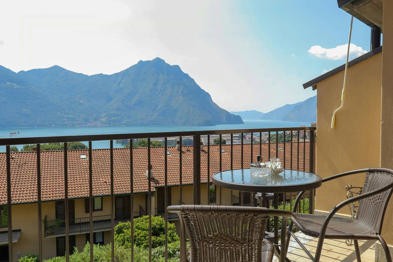 Villa mit Terrassen und Blick auf den Iseosee in Lovere, Iseosee