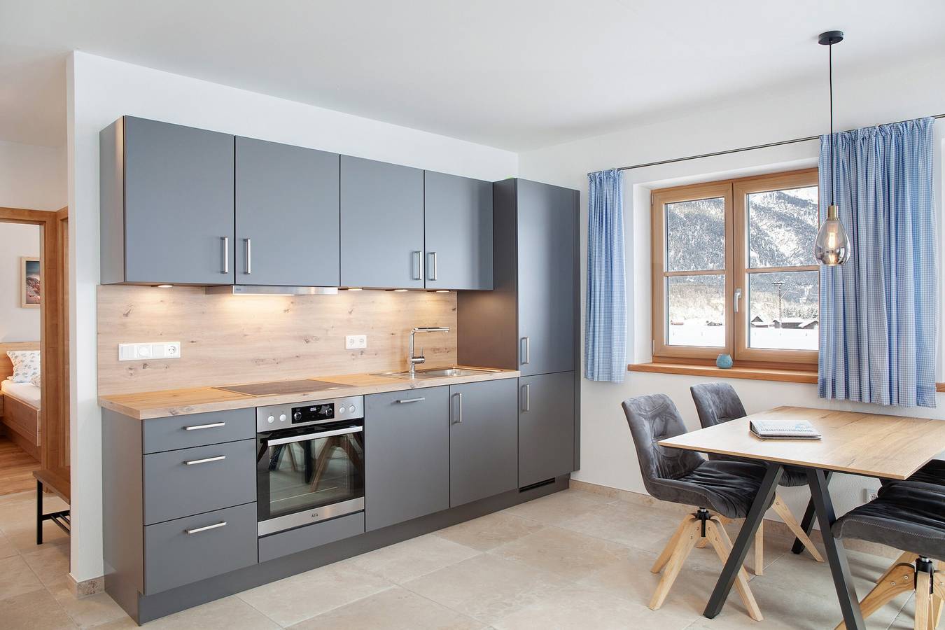 Ganze Wohnung, Ferienwohnung "Alpenveilchen" mit Bergblick, privater Terrasse und Wlan in Grainau, Bayerische Alpen
