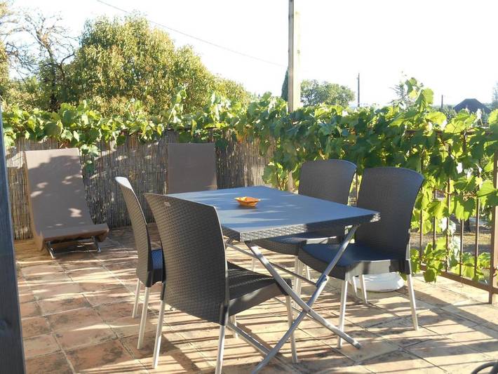 Location de vacances pour 5 personnes, avec jardin ainsi que piscine et jacuzzi à Lascabanes - 2