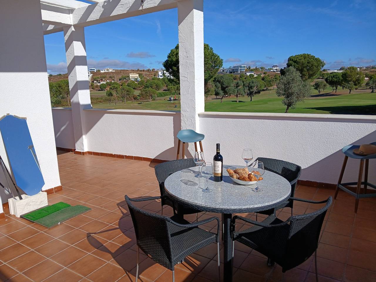 Casa Golfers Paradise, Anlage direkt am Golfplatz mit Gemeinschaftspool in Urbanizacion Costa Esuri, Ayamonte