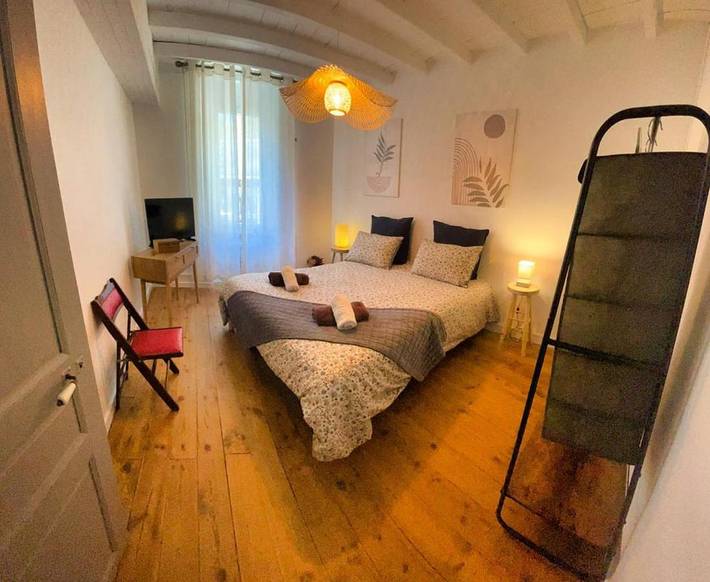 Location de vacances pour 6 personnes, avec jardin et vue, animaux acceptés à Caudebronde