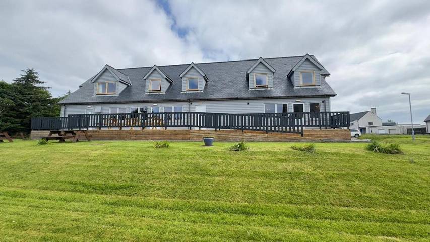 Holiday rental for 2 people, with terrace and garden as well as view on North Uist