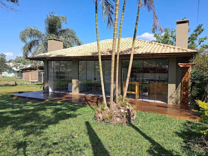 Casas e apartamentos de temporada para 4 pessoas, com jardim em Garopaba