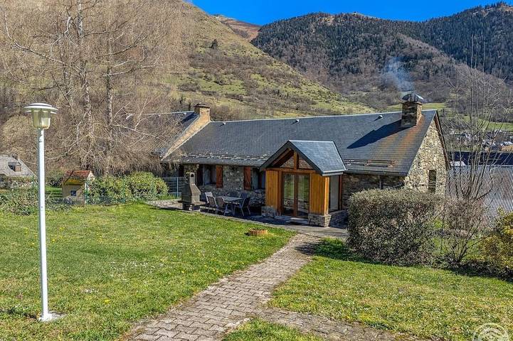 Location de vacances pour 6 personnes, avec jardin, animaux acceptés à Benque-Dessous-et-Dessus