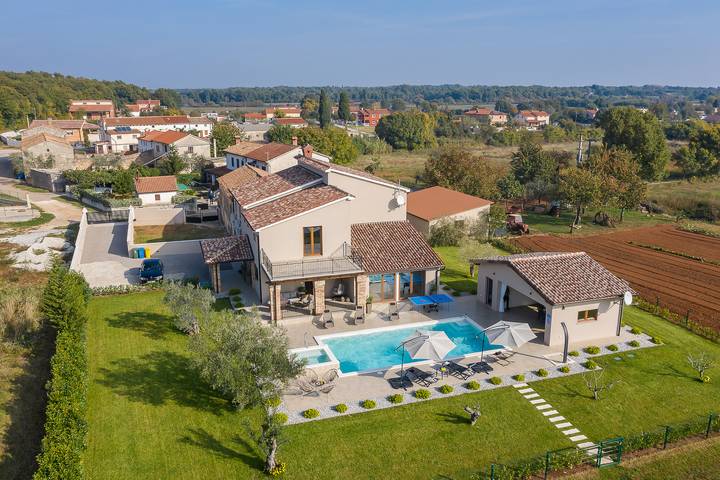 Villa pour 13 personnes, avec Piscine à Loborika - 3