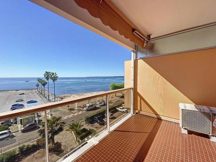 Gîte pour 2 personnes, avec balcon dans Office De Tourisme De Golf Juan - 3