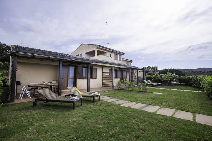 Location de vacances pour 6 personnes, avec terrasse et vue sur l’océan à Stintino - 2