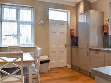 Holiday Rental for 5 People in Aberystwyth, Ceredigion, Photo 3