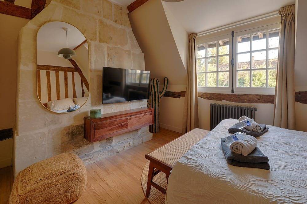 L'Écrin de luxe by Les Maisons de Charloc Homes in Branville, Région de Lisieux