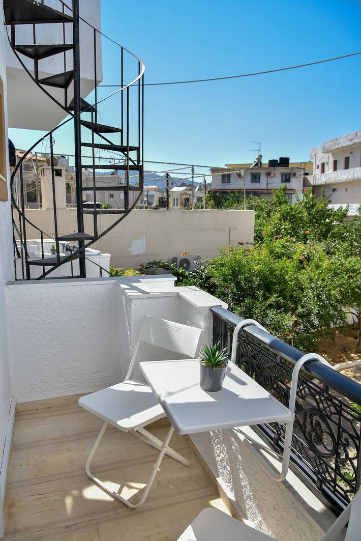 Gîte pour 2 personnes, avec balcon et jardin dans Agia Pelagia - 4